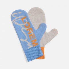 ������� �� ����� Mani, ����������