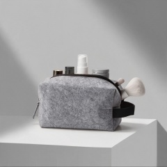 Косметичка из РПЕТ фетра с ручкой Felt