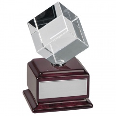 Стела "Куб вращающийся"; 8.5х9.2х14.8 см; стекло, дерево